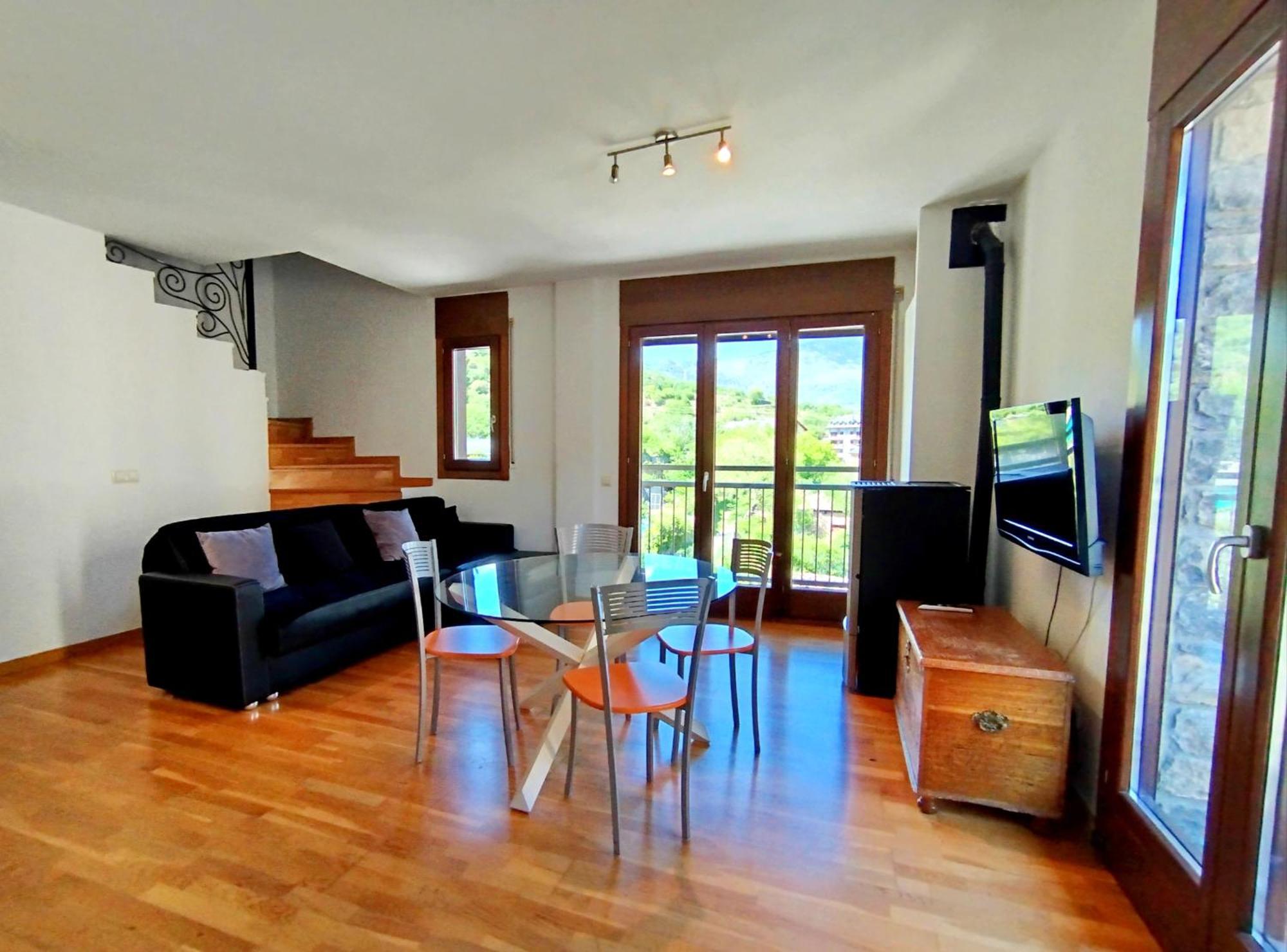 Apartaments Sort Pirineus Екстер'єр фото