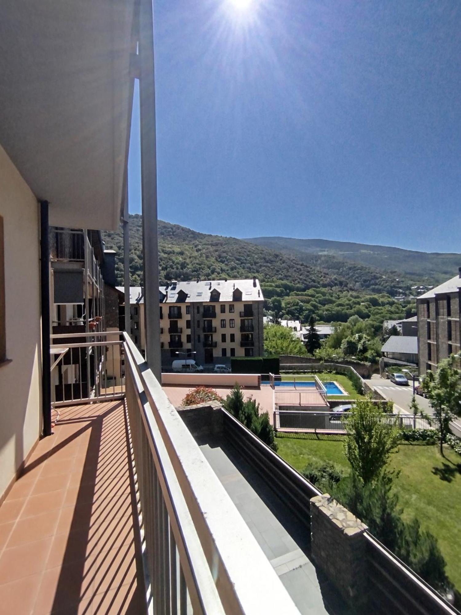 Apartaments Sort Pirineus Екстер'єр фото
