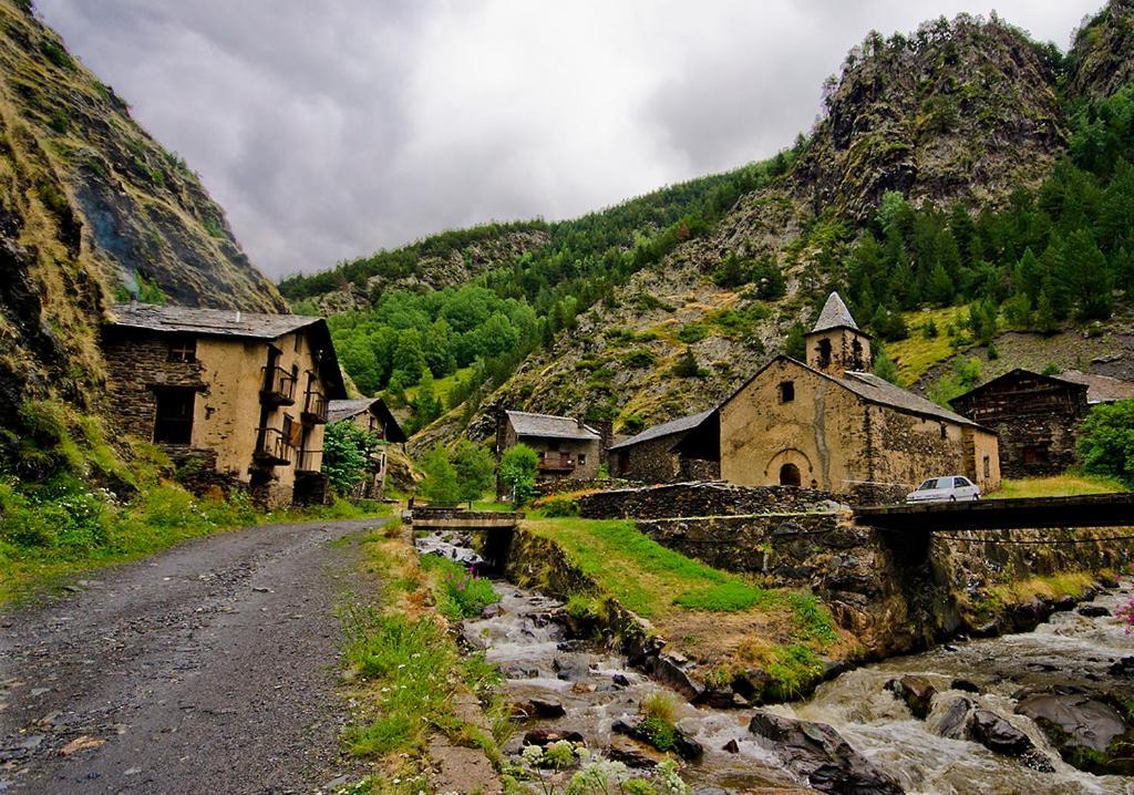 Apartaments Sort Pirineus Екстер'єр фото